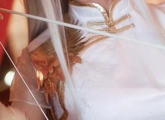 碧蓝航线？没关系，鳗鱼霏儿的校服写真图集会让你忘记方向。
